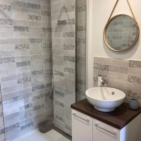 Les Pieds Dans Le Sable *